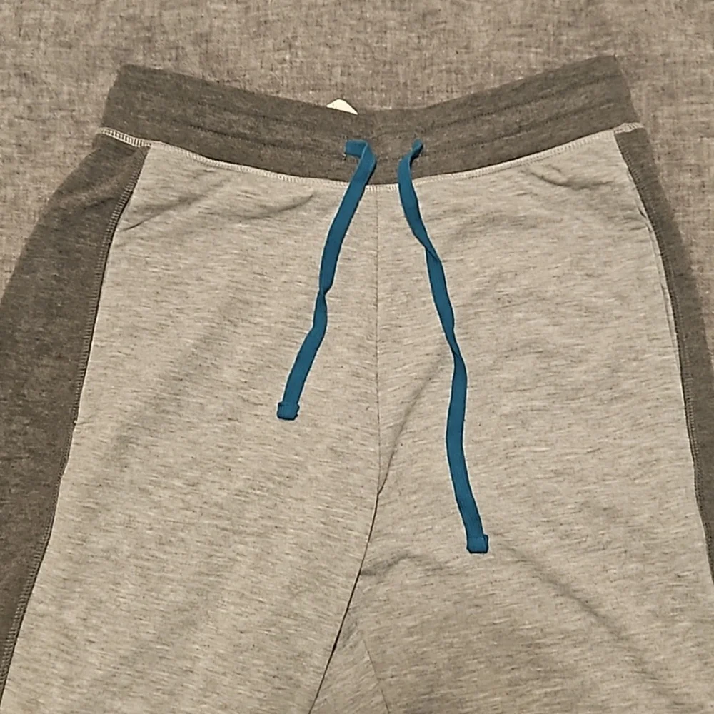 Fabletics shorts - Picture 2 of 4